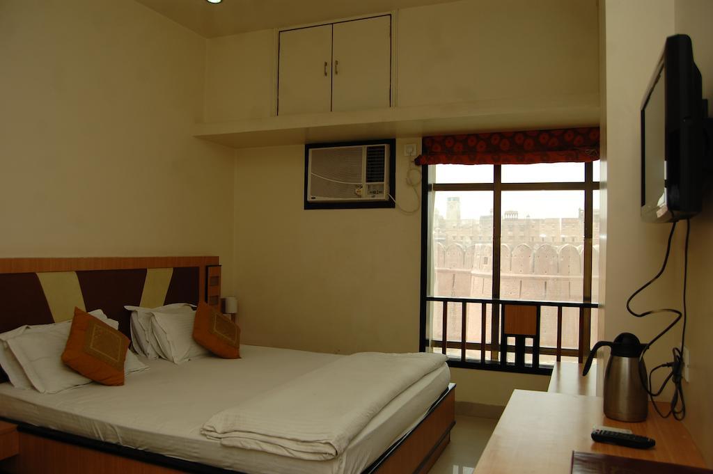 Hotel Metro Palace Bikaner Quarto foto