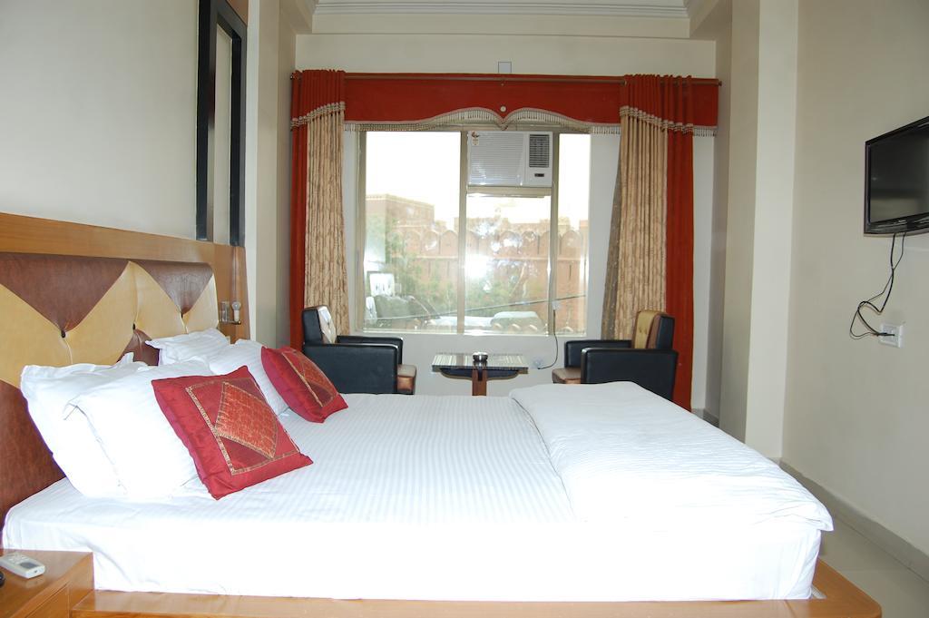 Hotel Metro Palace Bikaner Quarto foto