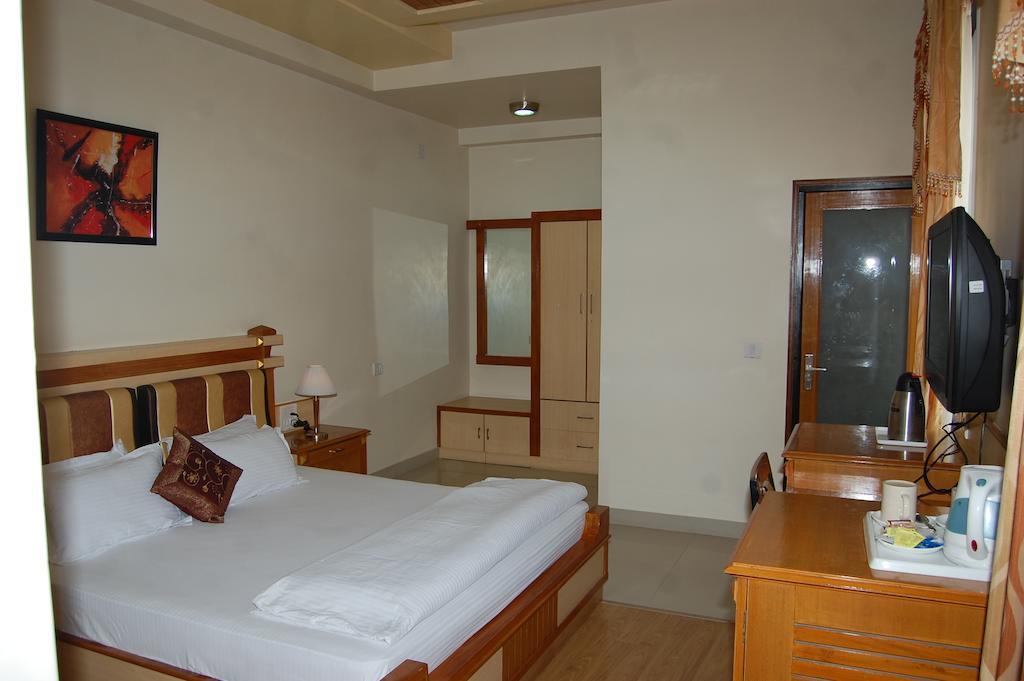 Hotel Metro Palace Bikaner Quarto foto